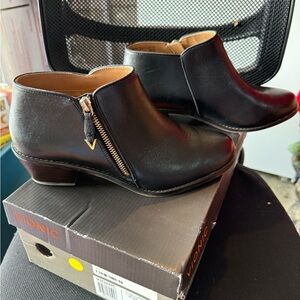 Vionic Black Jolene Ankle Boots with Side Zipper